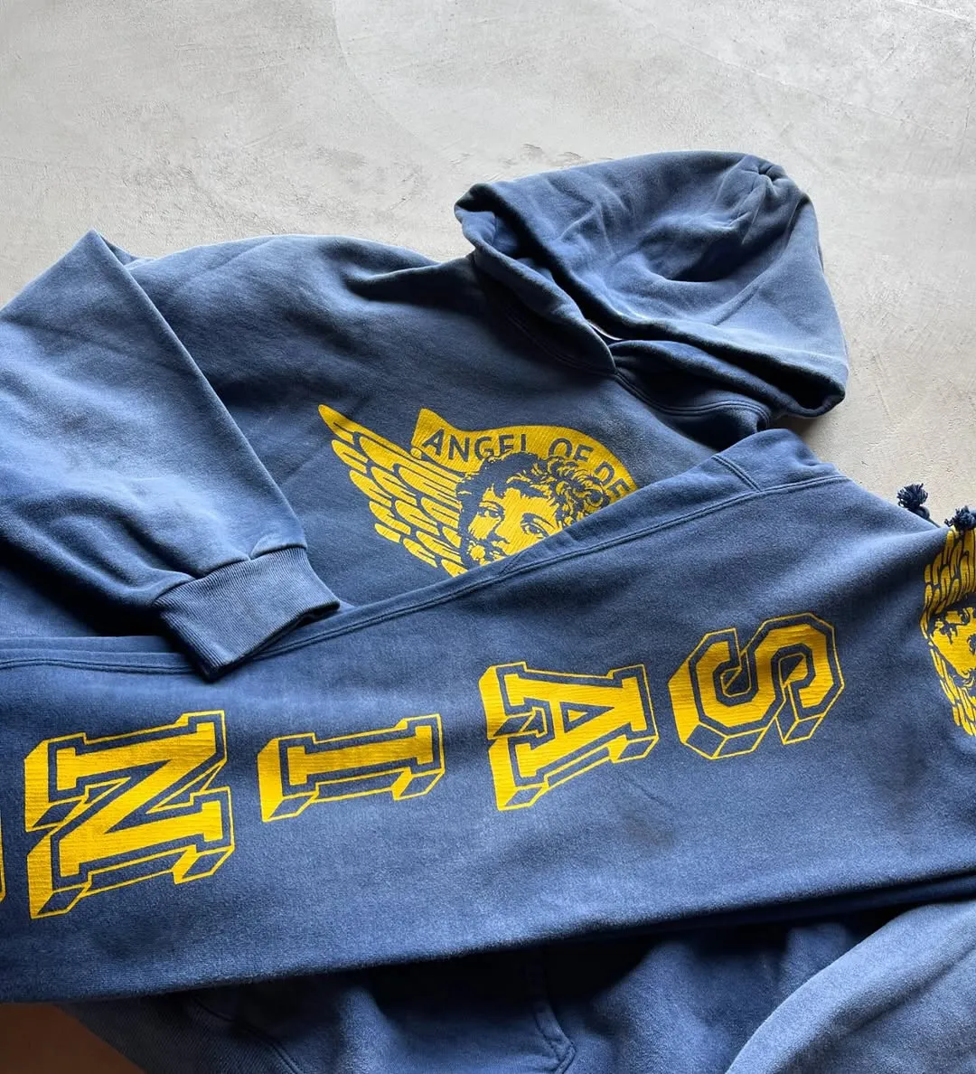 SAINT M×××××× ANGEL SWEATER PANTS/NAVY Angel Reborn Blue Sweatpants Washed Blue S-XL Assute Garment Dyeing Full Clothes Water Fading Dirty and Distressed New Vintage Ceiling God Cut Original Same Style